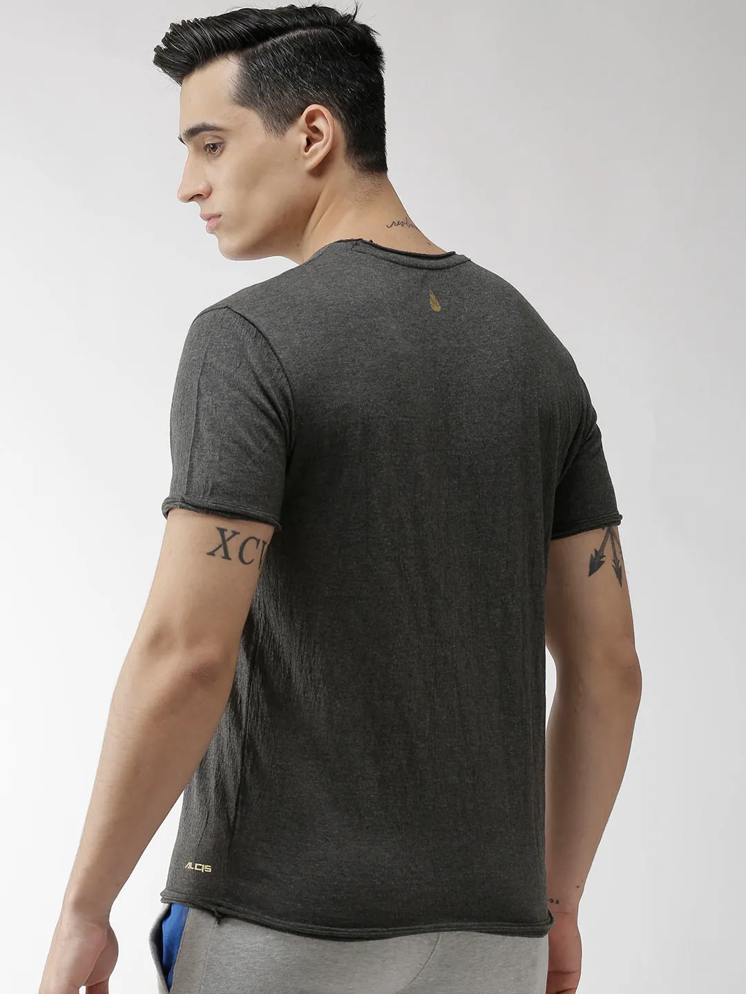 Alcis Men Charcoal Grey Solid Round Neck Yoga T-shirt