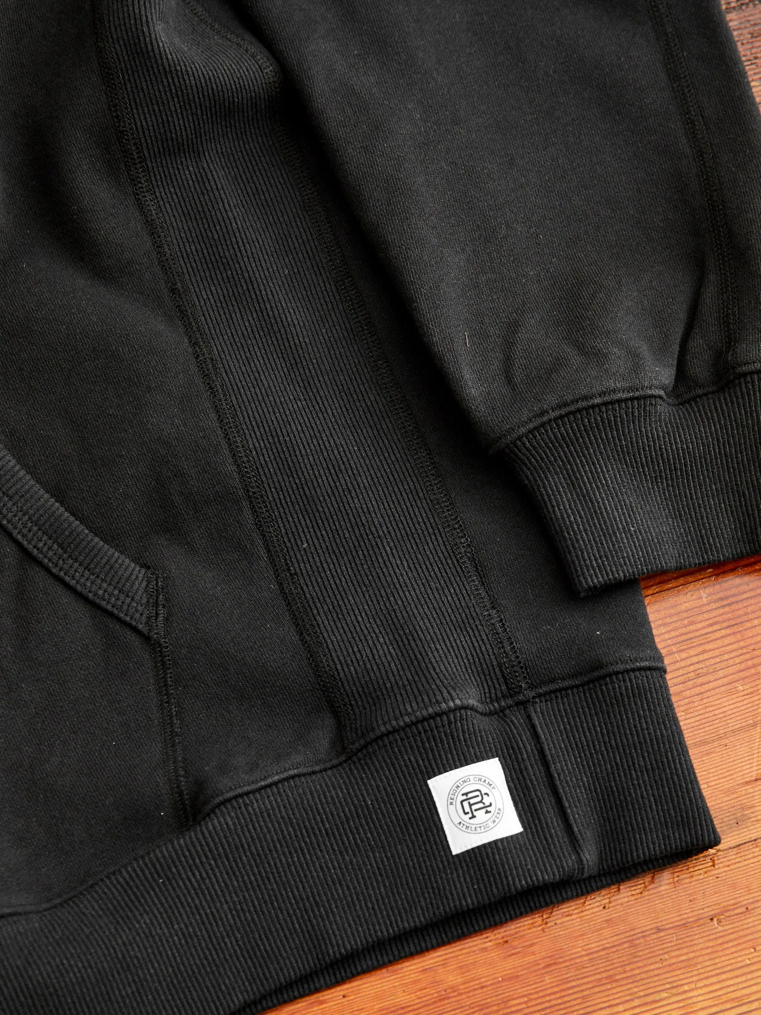 Heavyweight Fleece Relaxed Pullover Hoodie in Black