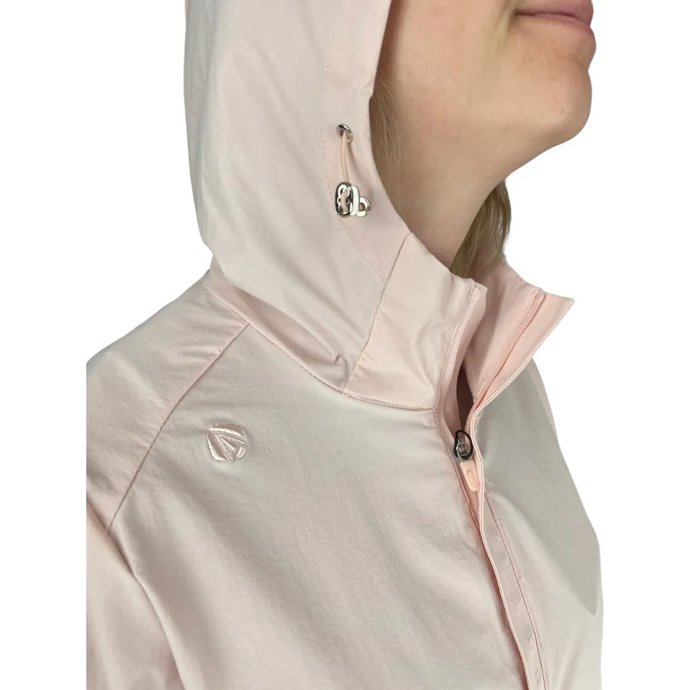 Humtto Lightweight women's waterresistant sports jacket.