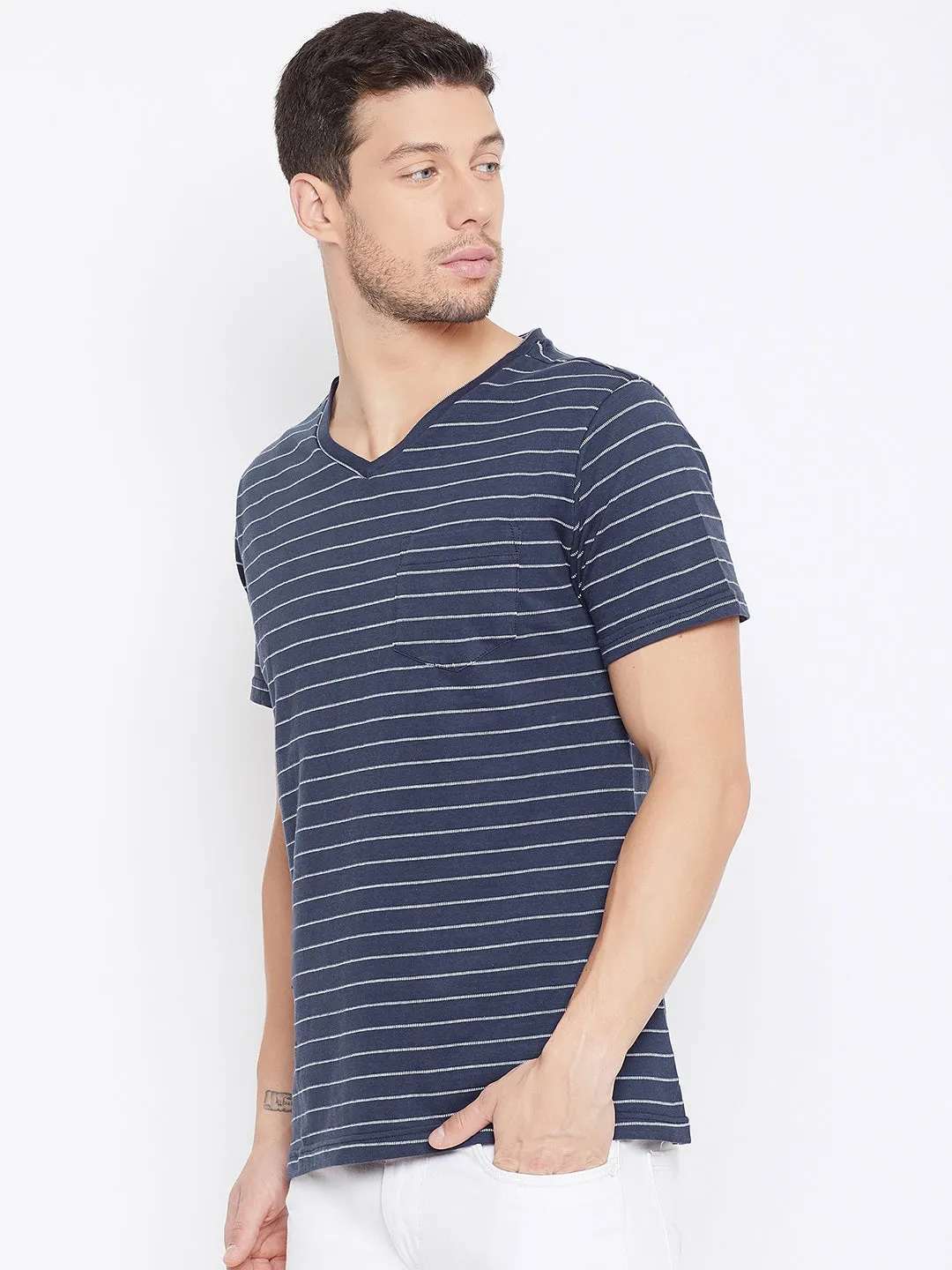 JUMP USA Men Navy Blue Striped V-neck T-shirt